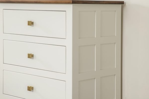 Bedroom_Alto_Queen_Parchment Cappuccino_Detail__1