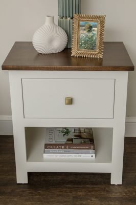 Bedroom_Alto_Queen_Parchment Cappuccino_Detail__4