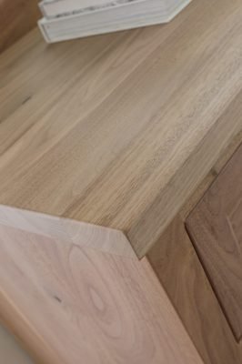 Bedroom_Hudson_Natural Effects on Walnut_Detail 5