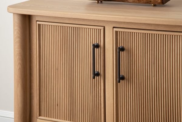 Dining Room_Waterford_Natural Waterborn on White Oak_Detail 6